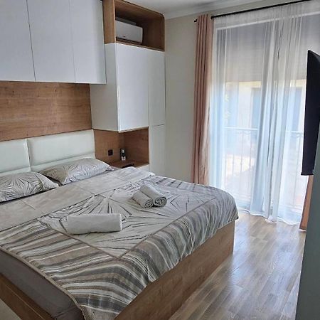 Ralux Apartman Teodo Esterno foto