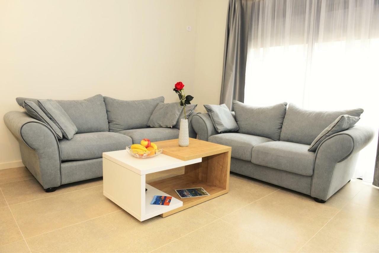 Ralux Apartman Teodo Esterno foto