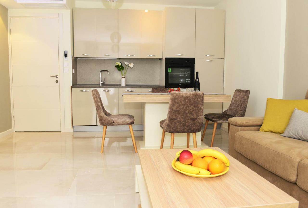Ralux Apartman Teodo Esterno foto