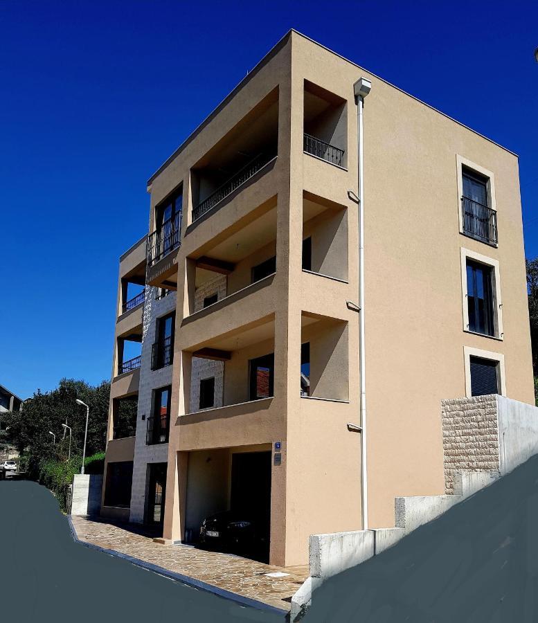 Ralux Apartman Teodo Esterno foto
