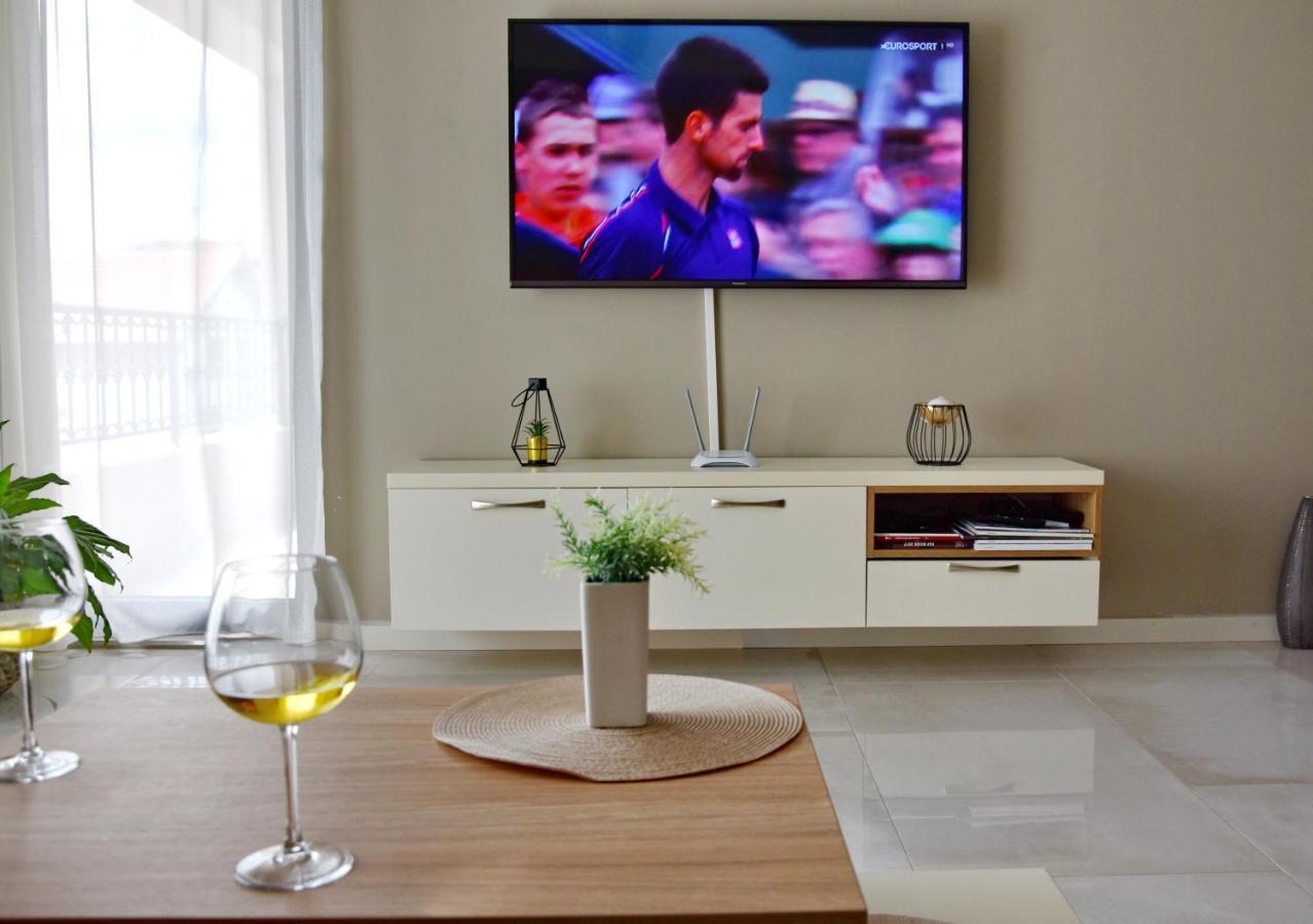 Ralux Apartman Teodo Esterno foto