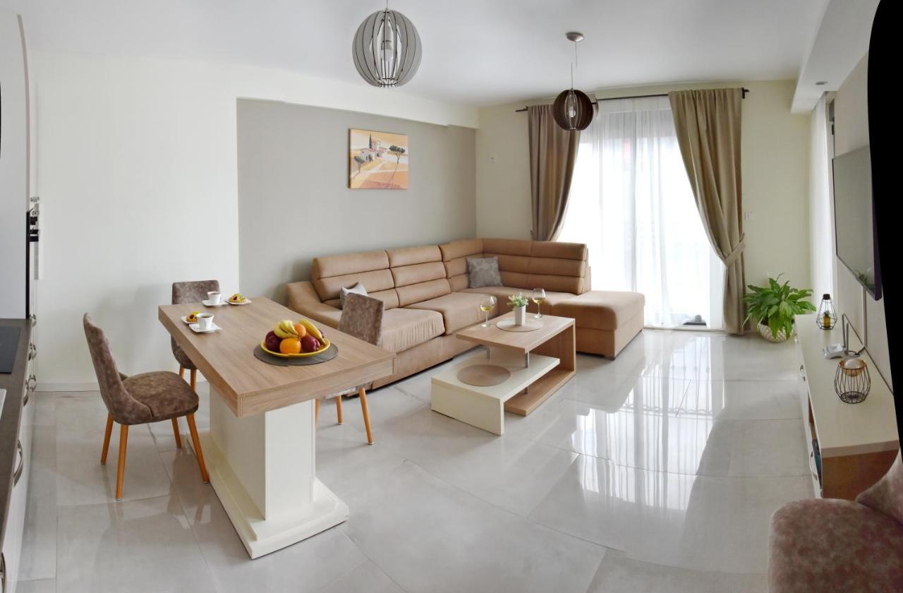 Ralux Apartman Teodo Esterno foto