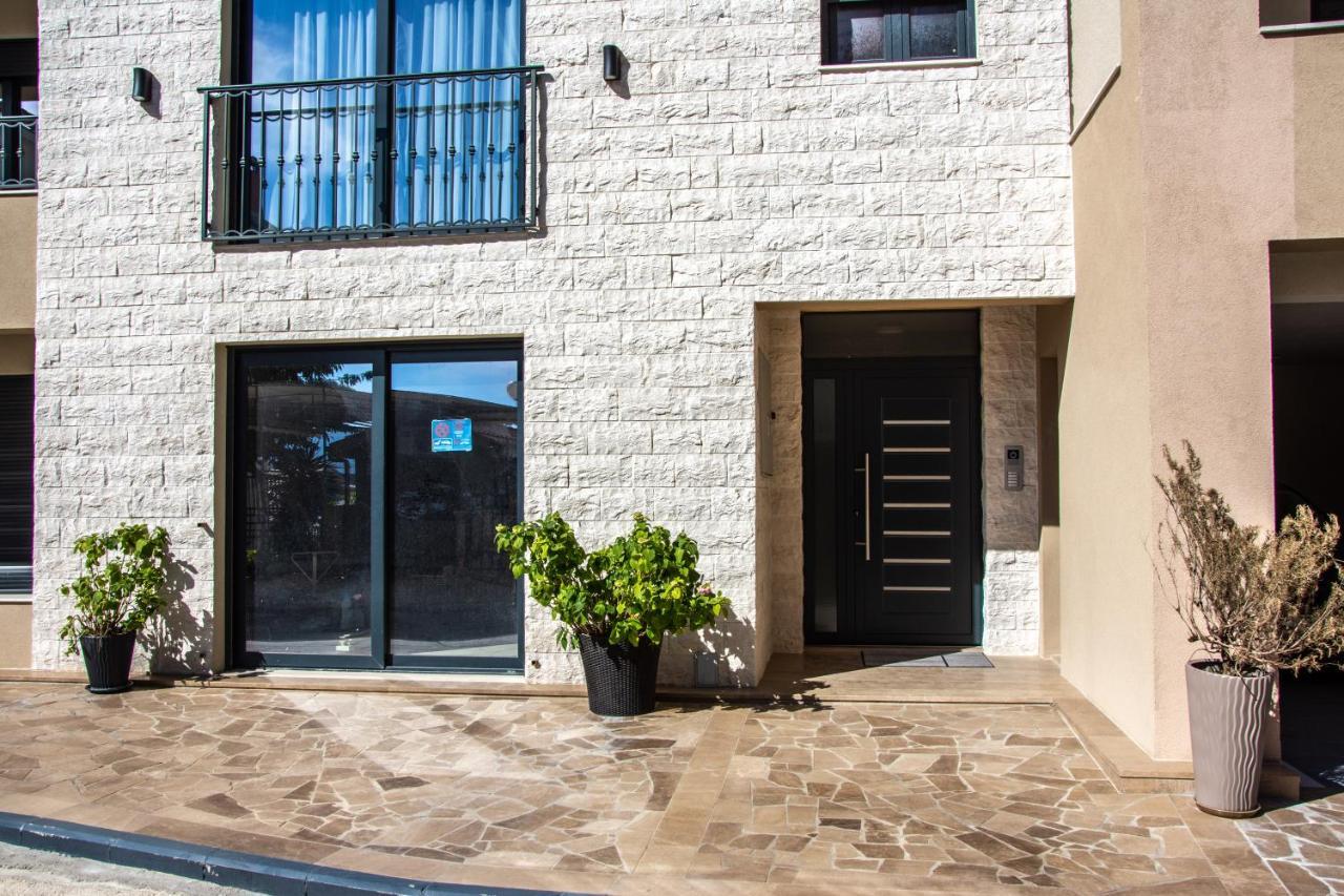 Ralux Apartman Teodo Esterno foto
