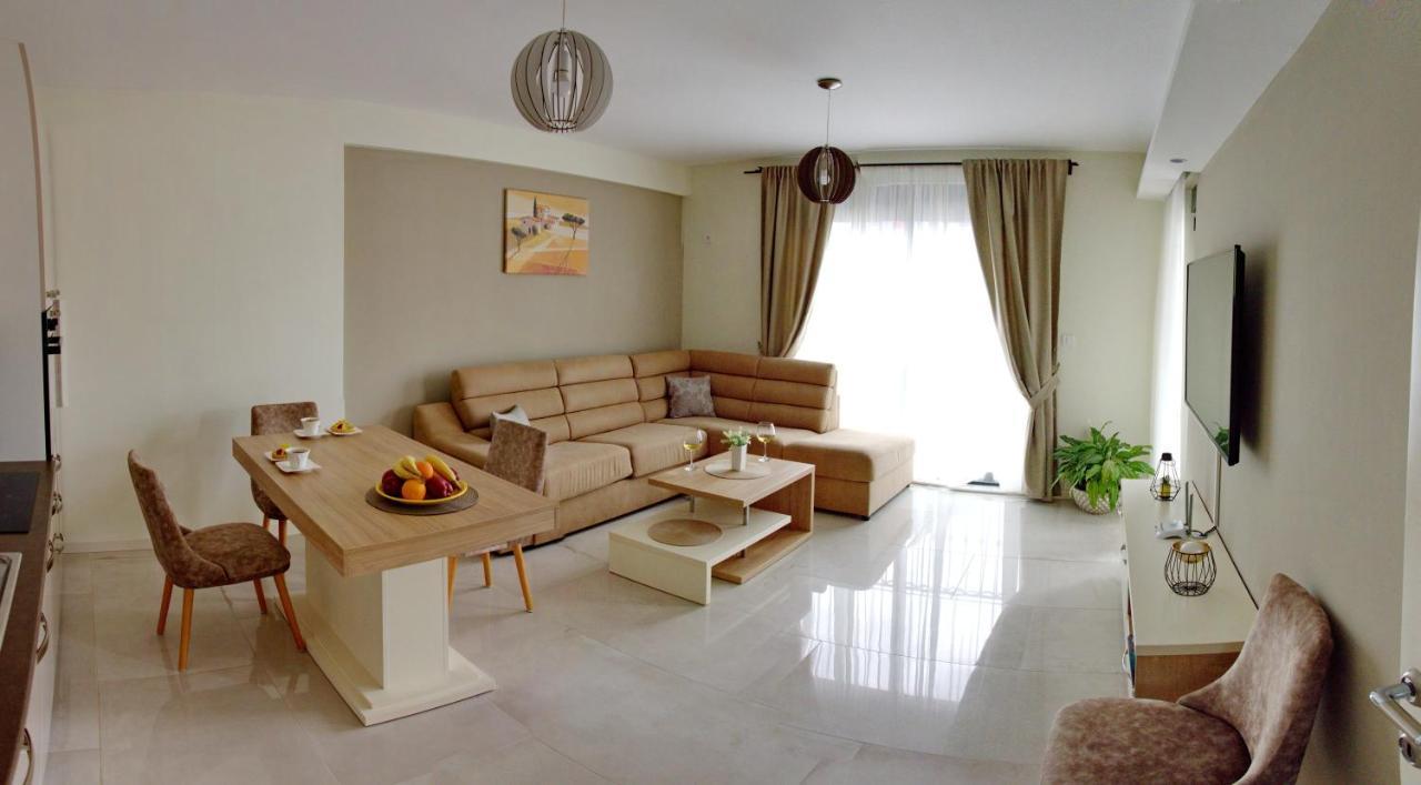 Ralux Apartman Teodo Esterno foto